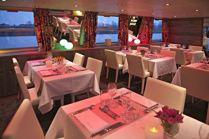 Restaurants, Bars & Cafés on MS Jeanine